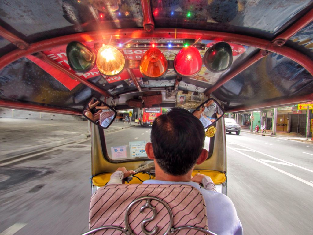 aware-tuktuk