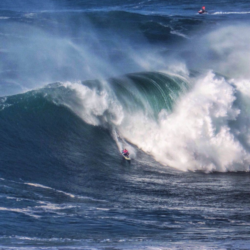 Portugal-big-waves-nazare