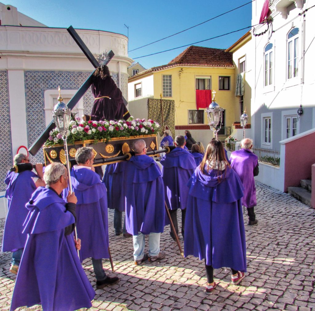 portugal-holy-week-purple