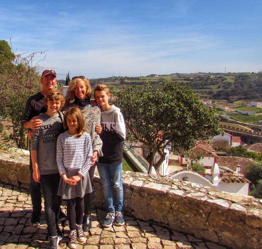 obidos-portugal-family-photo