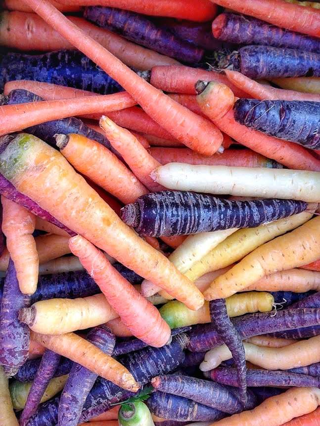 aix-en-provence-market-carrots